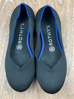 600 Rothy's Women's Black Knit Flats with Blue Trim 7